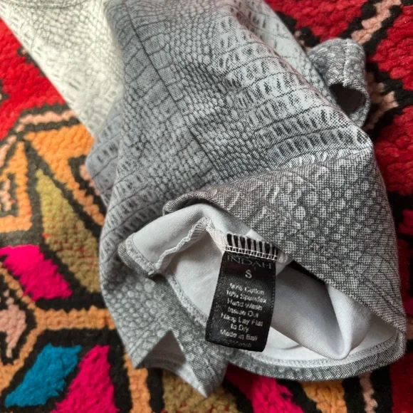 Indah Clash Easy Crop Tank - Picture 3 of 3